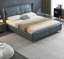 将图片加载到图库查看器,Light luxury leather king size master bedroom simple atmosphere