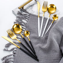 Cargar imagen en el visor de la galería, Gilded Rainbow Black Gold Steak Cutlery Western Cutlery set