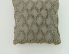 将图片加载到图库查看器,Diamond plush lumbar pillowcase