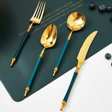 Carregar imagem no visualizador da galeria, Malachite Green 304 Stainless Steel Western Steak Cutlery Set
