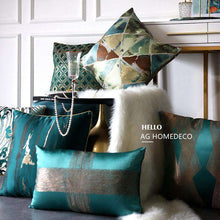 Carregar imagem no visualizador da galeria, Dark green satin jacquard pillowcase