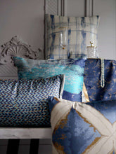 Carregar imagem no visualizador da galeria, Light luxury soft decoration hall model room decoration pillow cushion