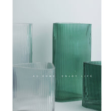 将图片加载到图库查看器,Modern green blue glass vase creative geometric flower