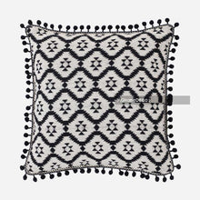 Carregar imagem no visualizador da galeria, Kilim Ethnic style Moroccan embroidery unique floral pillowcase