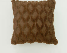 将图片加载到图库查看器,Diamond plush lumbar pillowcase