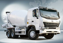 将图片加载到图库查看器，SINOTRUK HOWO Tractor, tipper, mixer, cargo truck and special vehicle chassis
