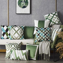 Cargar imagen en el visor de la galería, Green geometric pillowcase Nordic minimalist short plush pillowcase
