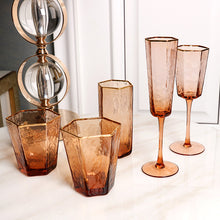 Carregar imagem no visualizador da galeria, Nordic gold rim hammered champagne red wine glass set
