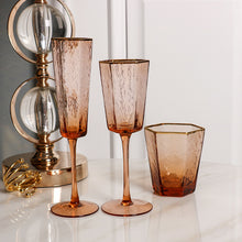 Cargar imagen en el visor de la galería, Nordic gold rim hammered champagne red wine glass set
