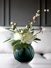 Charger l&#39;image dans la galerie, Modern and simple dark green glass vase simulation floral set
