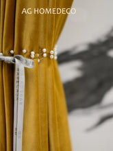 Cargar imagen en el visor de la galería, Postmodern light luxury velvet antique golden retro turmeric gold color curtain
