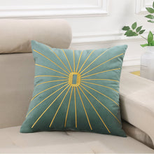 Carregar imagem no visualizador da galeria, Embroidered light luxury sofa cushion and pillowcase
