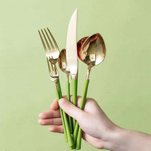 Charger l&#39;image dans la galerie, Avocado Green Nordic Stainless Steel Steak Cutlery
