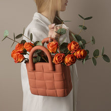 Charger l&#39;image dans la galerie, Nordic creative handbags, vases and ceramic ornaments
