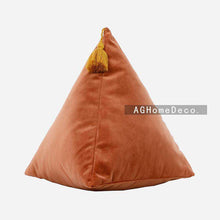 Cargar imagen en el visor de la galería, Triangular Pyramid Triangle Three-dimensional Heterosexual Velvet Pillow
