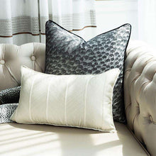 Cargar imagen en el visor de la galería, BLACK WHITE STRIPED NORDIC STYLE LEOPARD PILLOWCASE
