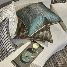 Cargar imagen en el visor de la galería, LIVING ROOM BLACK GREEN WILD SHELL PILLOWCASE
