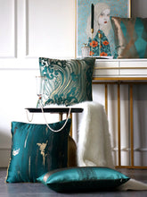 Charger l&#39;image dans la galerie, Dark green satin jacquard pillowcase
