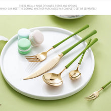 Charger l&#39;image dans la galerie, Avocado Green Nordic Stainless Steel Steak Cutlery
