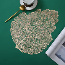 Charger l&#39;image dans la galerie, PVC bronzing leaves hollowed out heat insulation table mat
