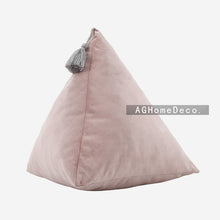 将图片加载到图库查看器，Triangular Pyramid Triangle Three-dimensional Heterosexual Velvet Pillow
