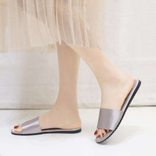 Cargar imagen en el visor de la galería, Bride and bridesmaid silk satin soft pure color simple Slippers
