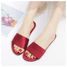 Cargar imagen en el visor de la galería, Bride and bridesmaid silk satin soft pure color simple Slippers
