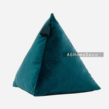 Cargar imagen en el visor de la galería, Triangular Pyramid Triangle Three-dimensional Heterosexual Velvet Pillow
