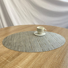 Carregar imagem no visualizador da galeria, PVC oval placemat American stylish table mat
