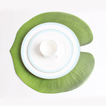 Cargar imagen en el visor de la galería, EVA Leaf Food Non-slip Insulation Table Placemat
