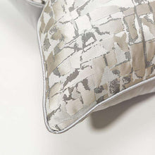 Carregar imagem no visualizador da galeria, UNIQUE DESIGNER STYLE SMALL GRID SILVER GRAY PILLOWCASE
