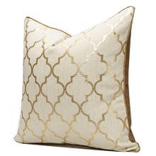 Carregar imagem no visualizador da galeria, LIGHT LUXURY CUSHION DIAMOND GOLDEN PILLOWCASE
