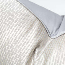 Cargar imagen en el visor de la galería, SATIN SIMPLICITY ALL-MATCH DARK PLAID SILVER THROW PILLOWCASE
