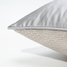 Cargar imagen en el visor de la galería, SATIN SIMPLICITY ALL-MATCH DARK PLAID SILVER THROW PILLOWCASE
