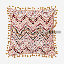 Cargar imagen en el visor de la galería, Kilim Ethnic style Moroccan embroidery unique floral pillowcase
