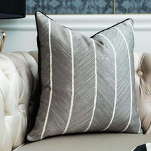 Charger l&#39;image dans la galerie, BLACK WHITE STRIPED NORDIC STYLE LEOPARD PILLOWCASE
