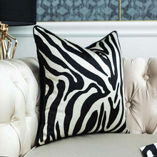 Cargar imagen en el visor de la galería, BLACK WHITE STRIPED NORDIC STYLE LEOPARD PILLOWCASE
