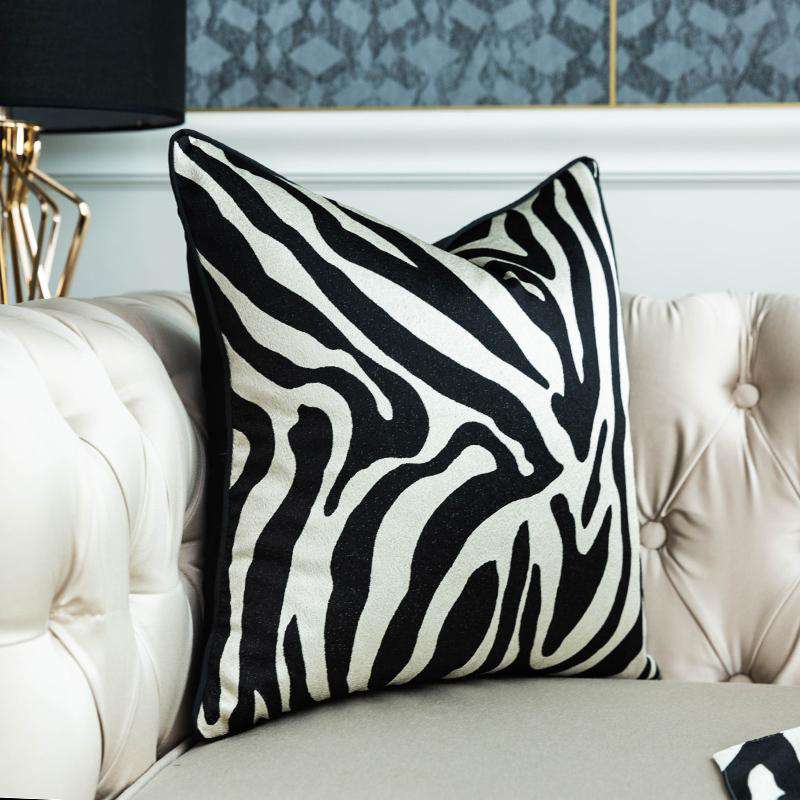 BLACK WHITE STRIPED NORDIC STYLE LEOPARD PILLOWCASE