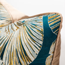 Charger l&#39;image dans la galerie, LOTUS LEAF PEACOCK BLUE THROW PILLOWCASE
