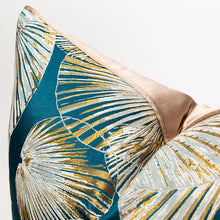 Charger l&#39;image dans la galerie, LOTUS LEAF PEACOCK BLUE THROW PILLOWCASE
