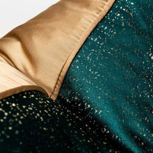 Cargar imagen en el visor de la galería, BEDSIDE FABRIC SLIGHTLY SHIMMERING DARK GREEN STARRY SKY PILLOWCASE
