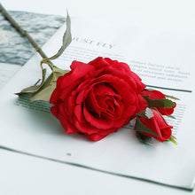 Cargar imagen en el visor de la galería, One flower and two buds feel moisturizing simulation rose home decoration
