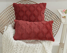 Charger l&#39;image dans la galerie, Diamond plush lumbar pillowcase
