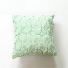 Cargar imagen en el visor de la galería, Diamond plush lumbar pillowcase
