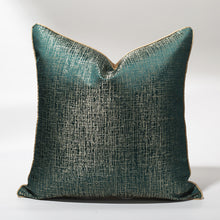 Carregar imagem no visualizador da galeria, LIVING ROOM BLACK GREEN WILD SHELL PILLOWCASE
